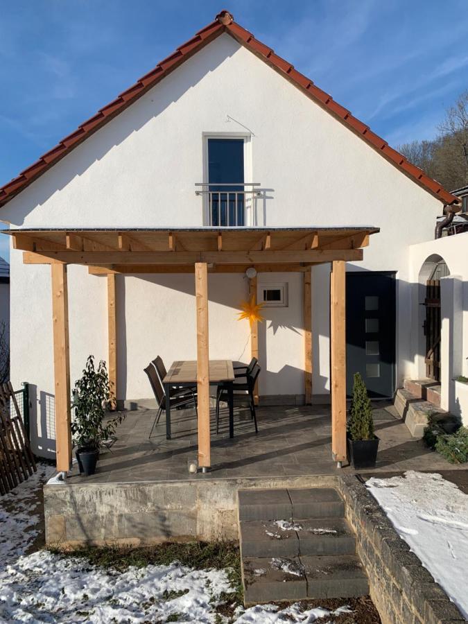 Gemuetliches Einfamilienhaus In Gera Mit 3 Schlafzimmern Mit Garten Und Parkplatz Екстер'єр фото