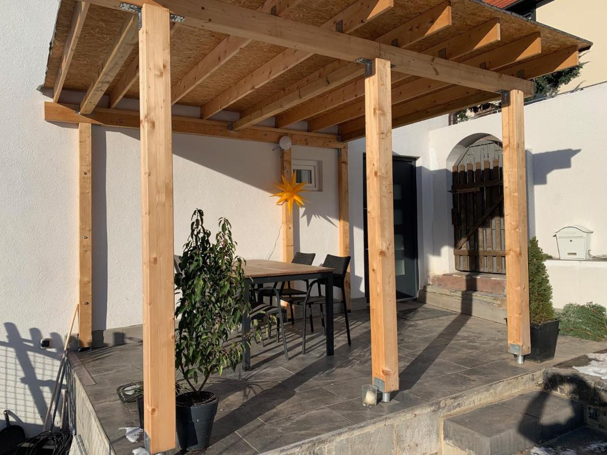Gemuetliches Einfamilienhaus In Gera Mit 3 Schlafzimmern Mit Garten Und Parkplatz Екстер'єр фото